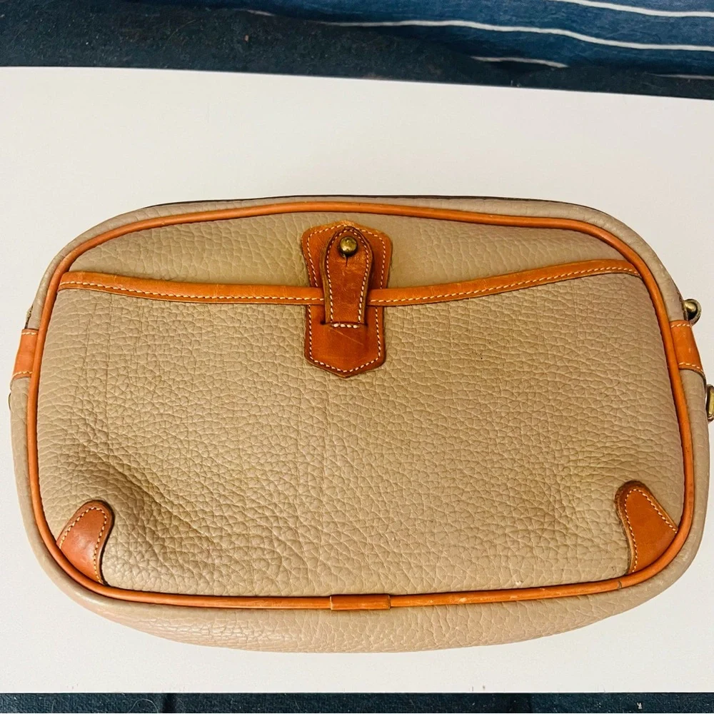 Vintage Leather Beige and Camel Dooney & Bourke Crossbody with detachable strap - Picture 3 of 14